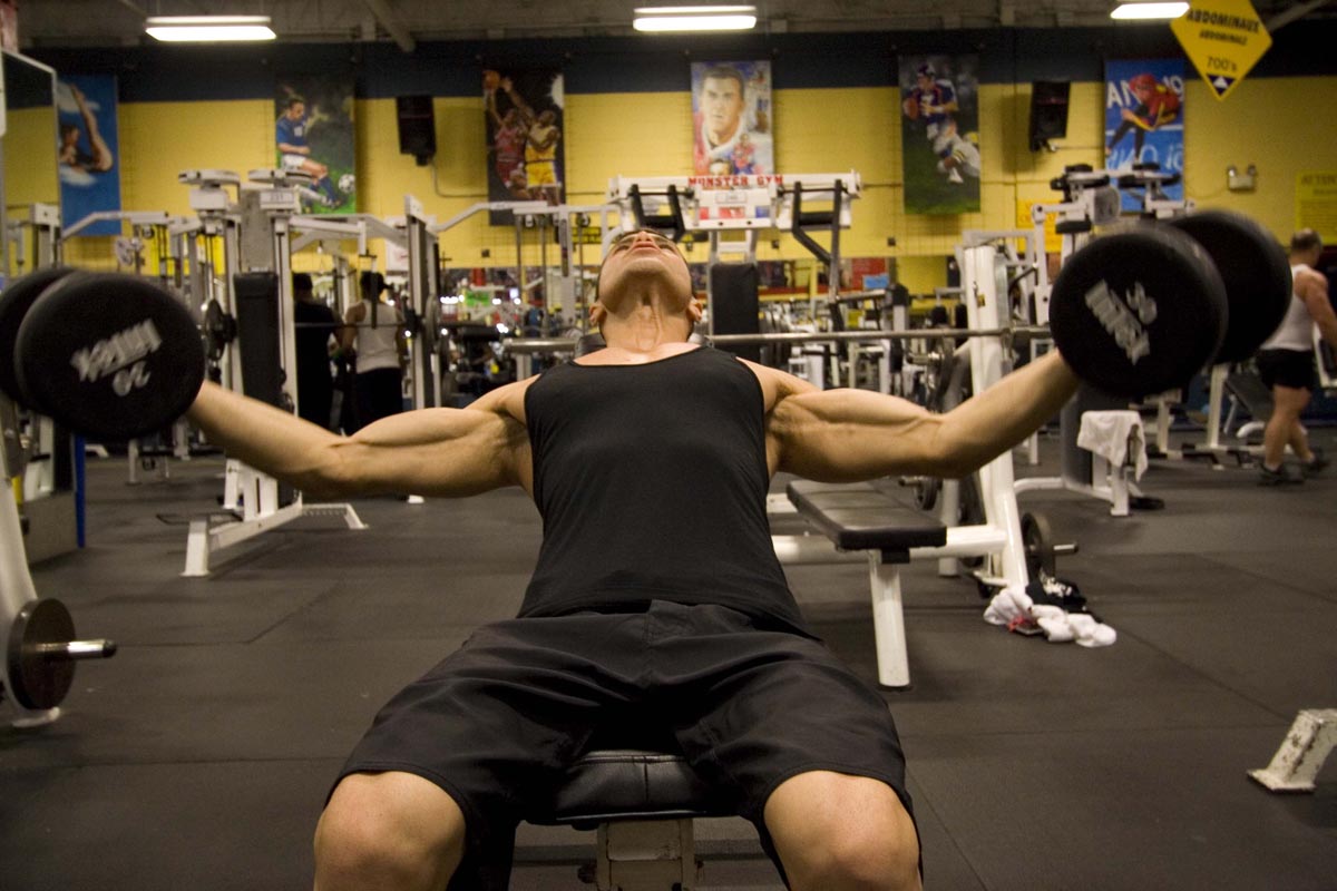 dumbbell fly exercise